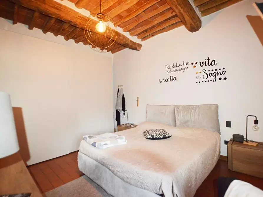 Immagine 13 di Appartamento in vendita  a Lucca
