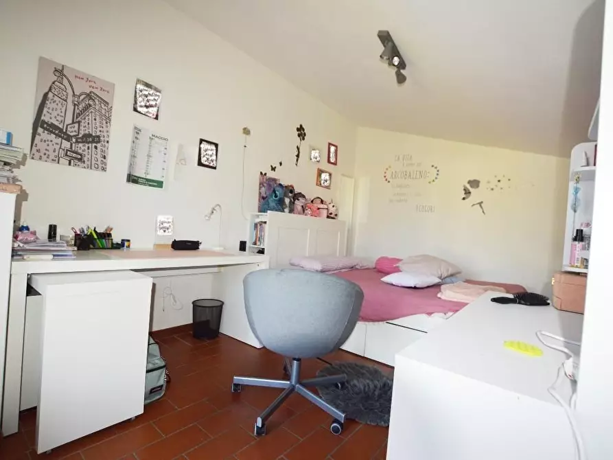 Immagine 21 di Appartamento in vendita  a Lucca