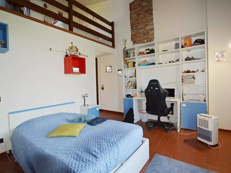 Immagine 17 di Appartamento in vendita  a Lucca
