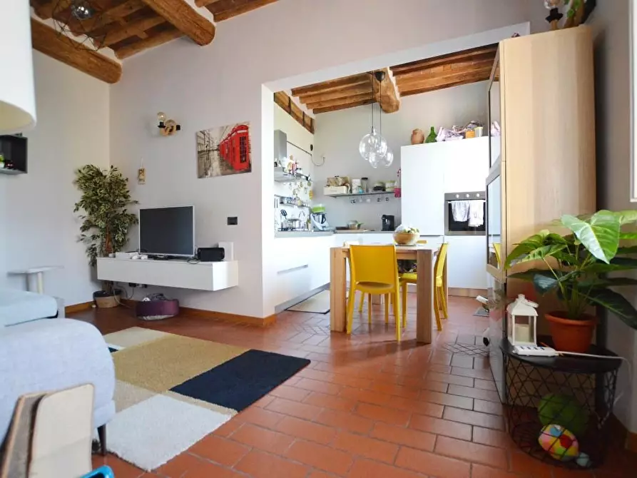 Immagine 9 di Appartamento in vendita  a Lucca