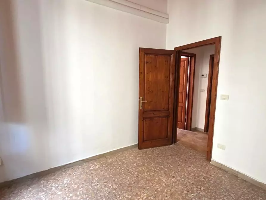 Immagine 8 di Ufficio in affitto  a Santa Croce Sull'arno