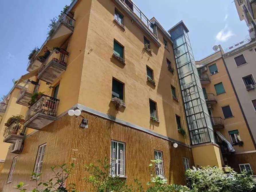 Immagine 1 di Appartamento in vendita  a Milano