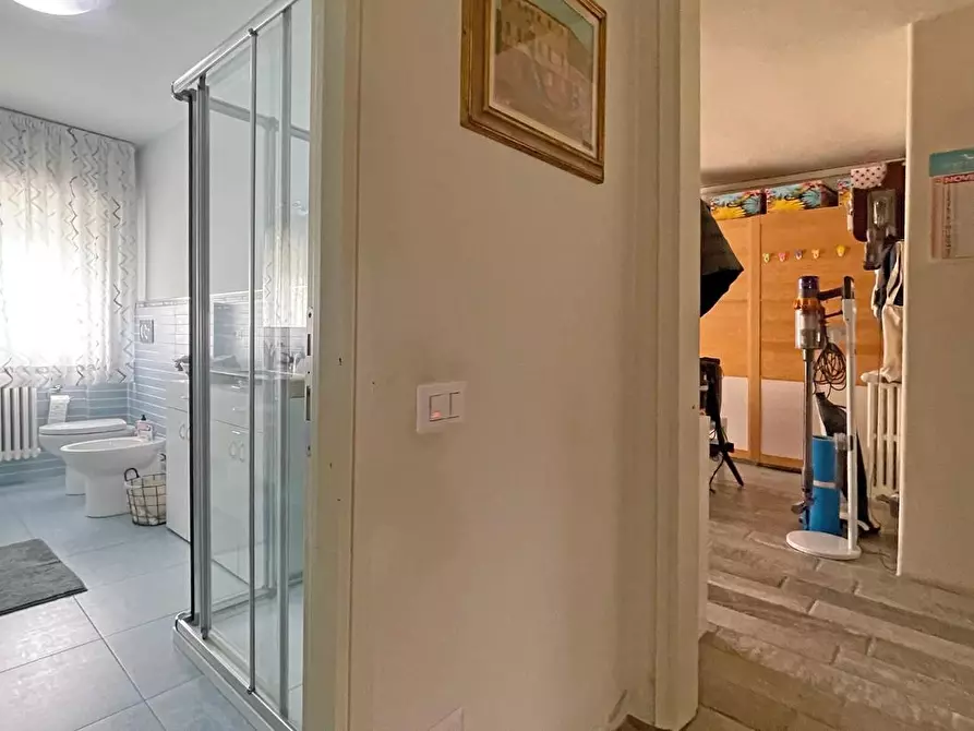 Immagine 21 di Villa in vendita  a Lucca