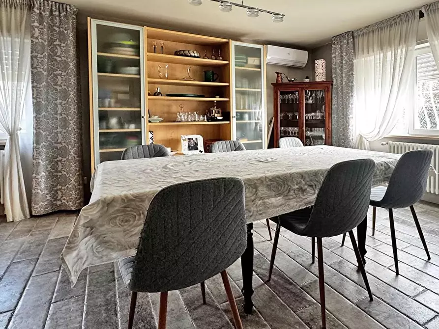 Immagine 14 di Villa in vendita  a Lucca