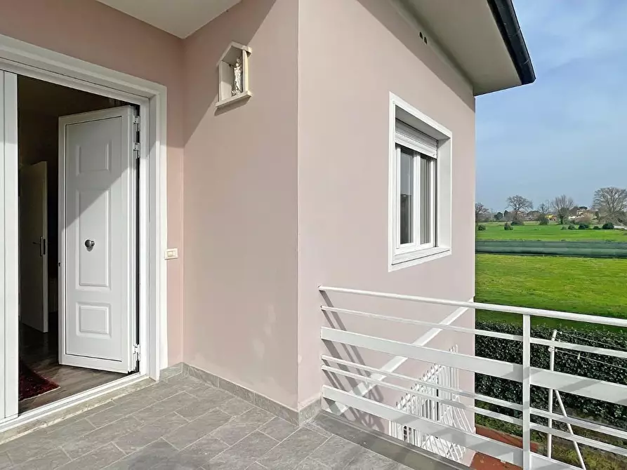 Immagine 53 di Villa in vendita  a Lucca