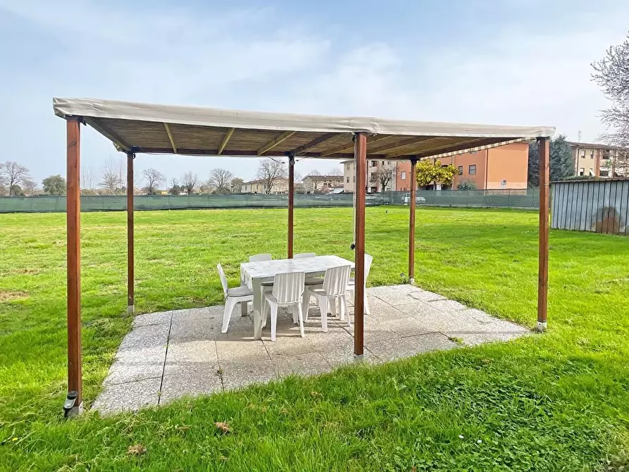Immagine 58 di Villa in vendita  a Lucca