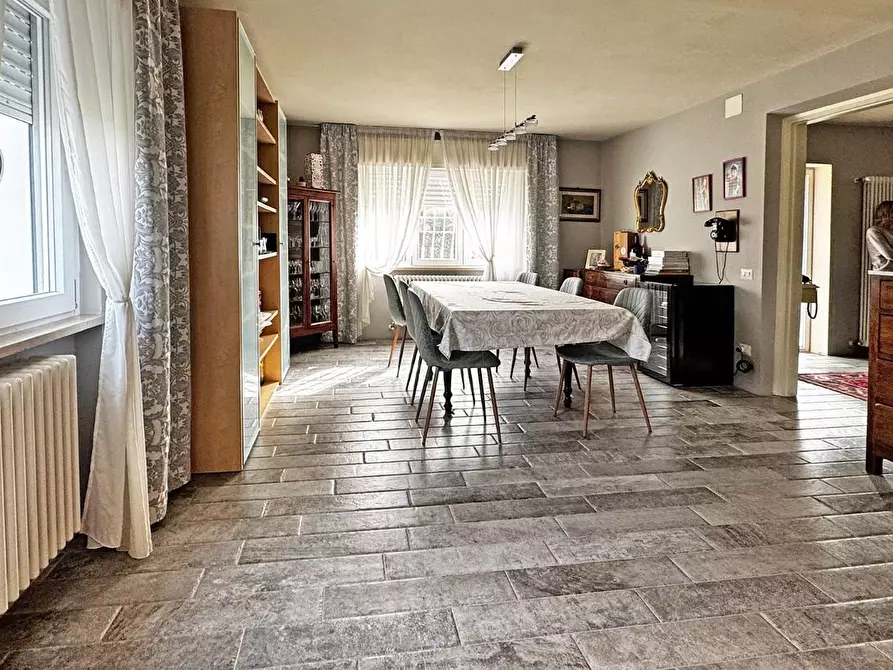 Immagine 13 di Villa in vendita  a Lucca