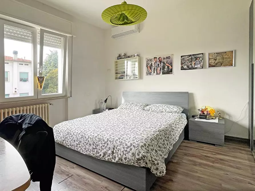 Immagine 37 di Villa in vendita  a Lucca