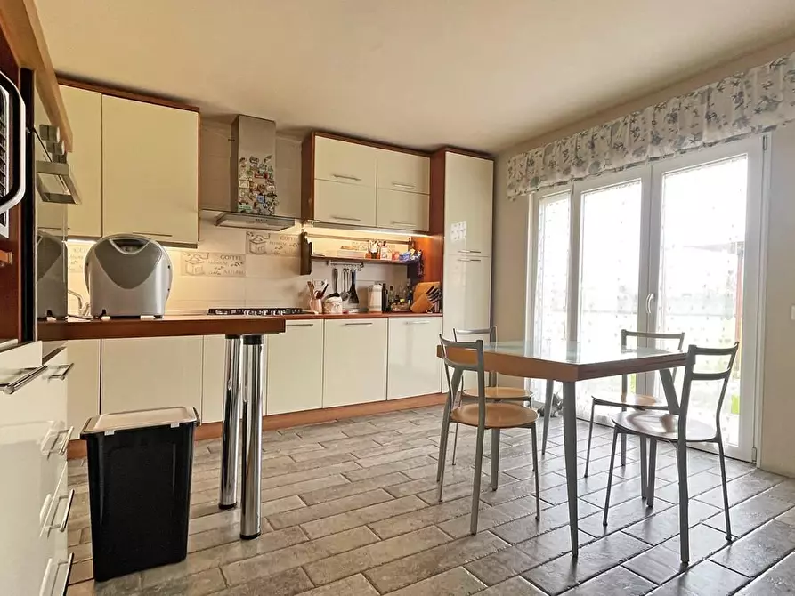 Immagine 8 di Villa in vendita  a Lucca