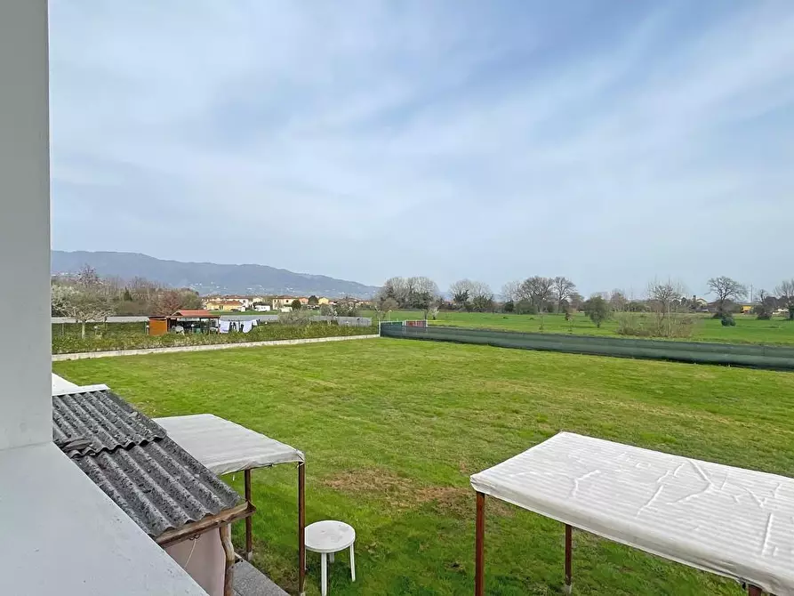 Immagine 32 di Villa in vendita  a Lucca