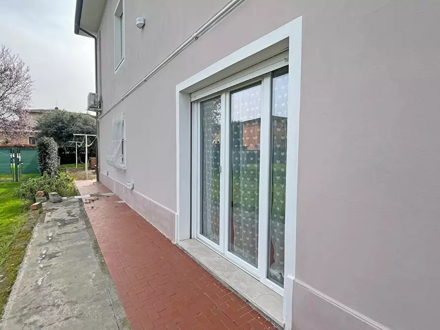 Immagine 57 di Villa in vendita  a Lucca