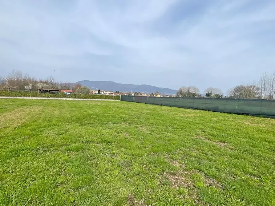 Immagine 59 di Villa in vendita  a Lucca