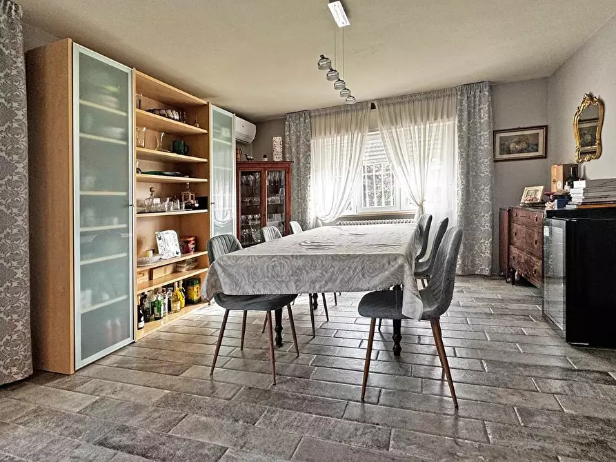 Immagine 12 di Villa in vendita  a Lucca