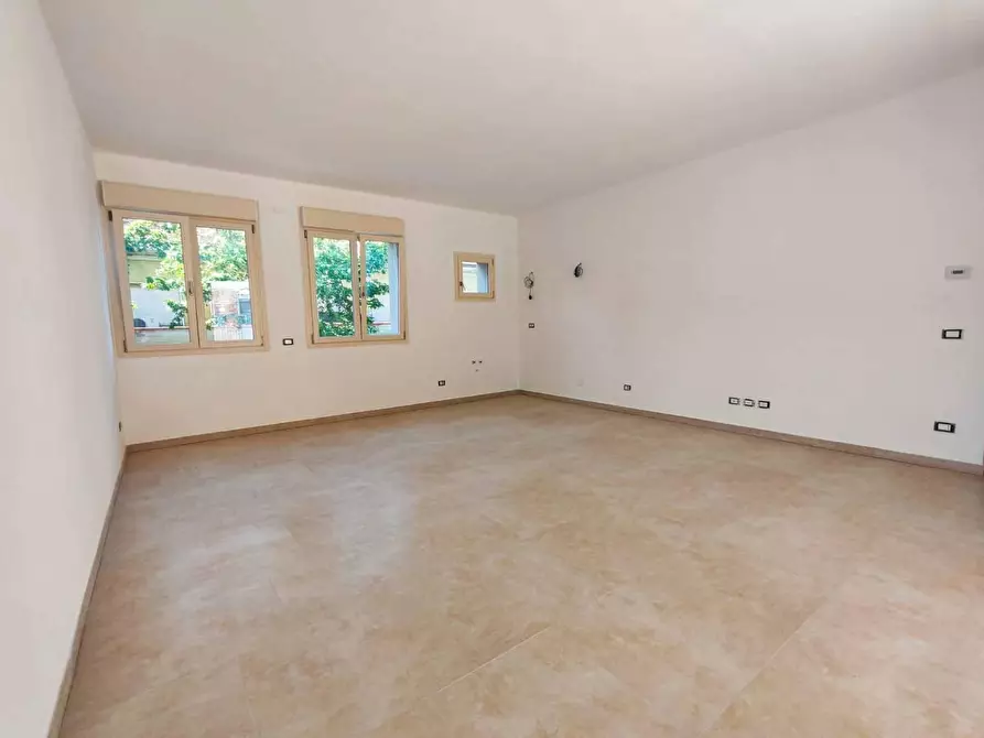 Immagine 2 di Appartamento in vendita  a Cascina