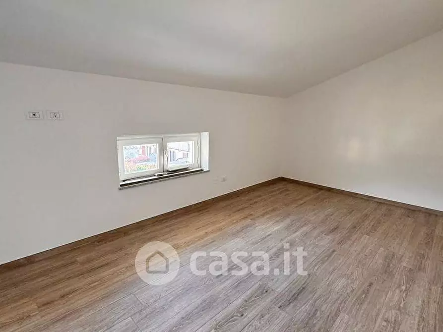 Immagine 5 di Appartamento in vendita  a Carrara