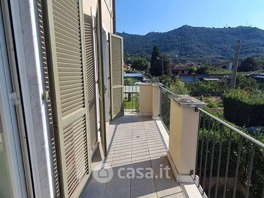 Immagine 2 di Appartamento in vendita  a Carrara