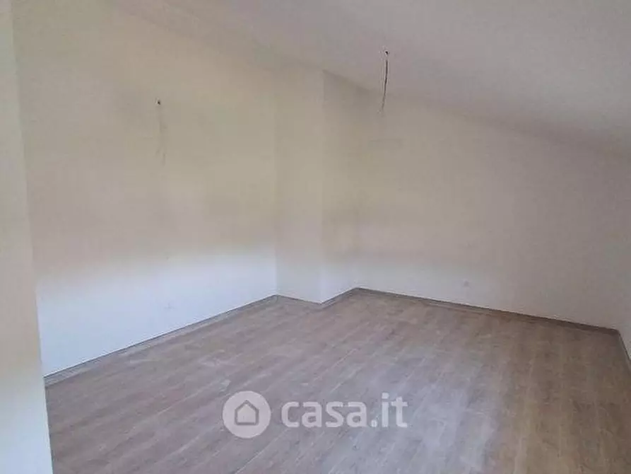 Immagine 3 di Appartamento in vendita  a Carrara