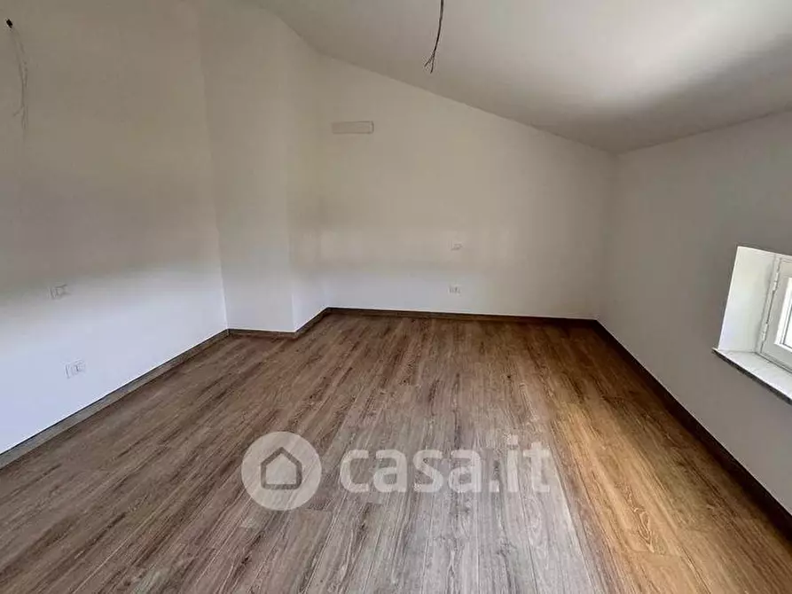 Immagine 6 di Appartamento in vendita  a Carrara