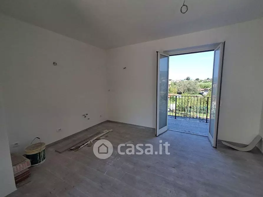 Immagine 1 di Appartamento in vendita  a Carrara