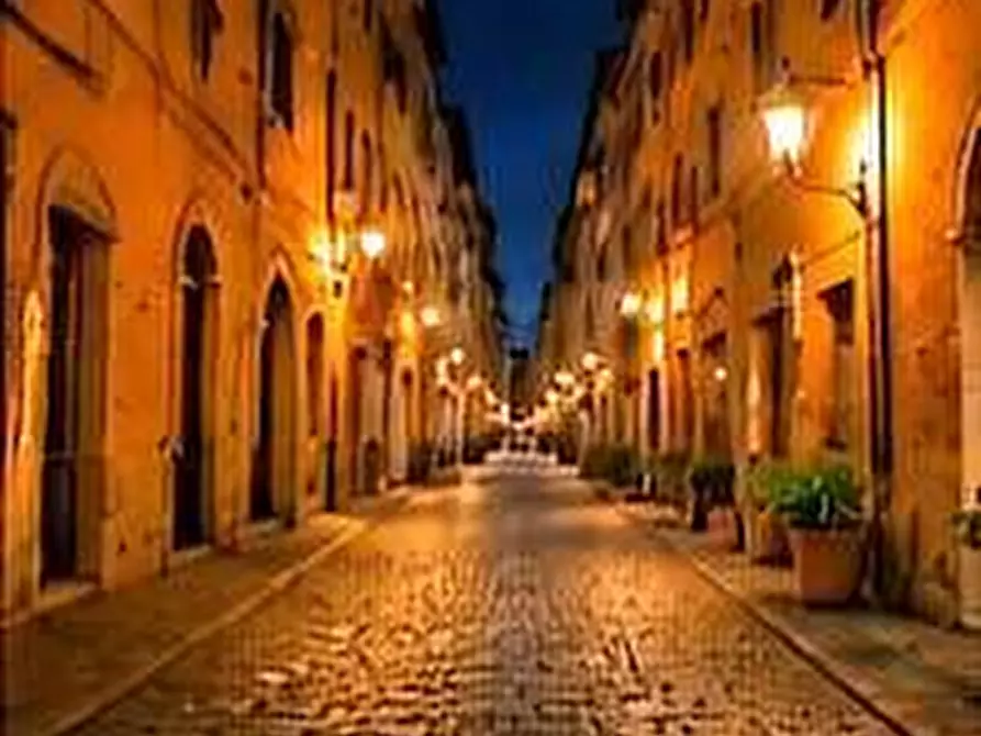 Immagine 36 di Attività artigianale in vendita  a Pietrasanta