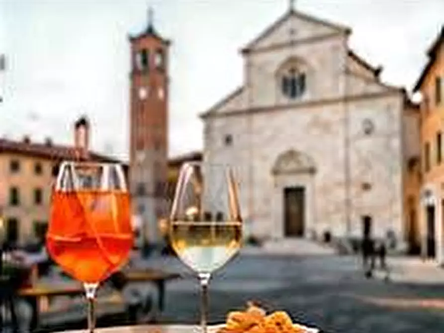 Immagine 20 di Attività artigianale in vendita  a Pietrasanta