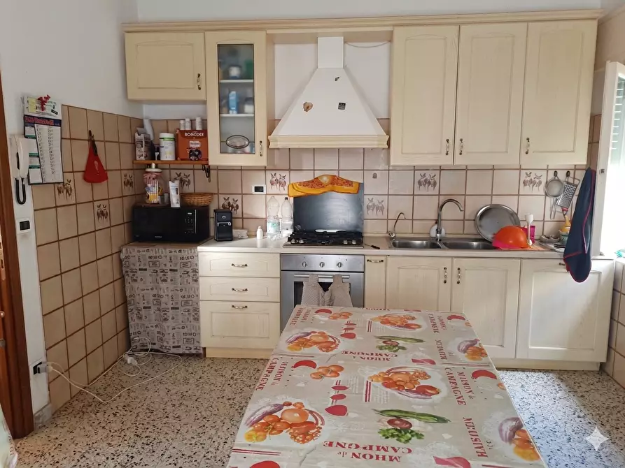 Immagine 2 di Villa in vendita  a Crespina Lorenzana