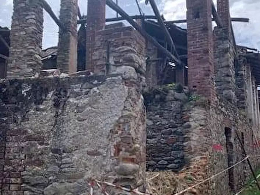 Immagine 8 di Casa indipendente in vendita  a Fontaneto D'agogna