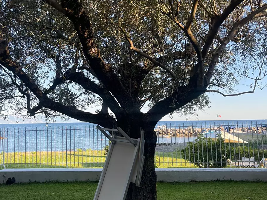 Immagine 2 di Villa in vendita  a San Giovanni A Piro