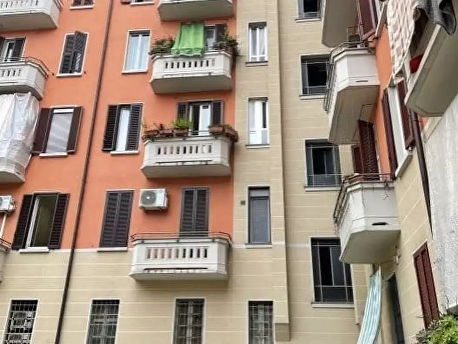 Immagine 11 di Appartamento in vendita  a Milano