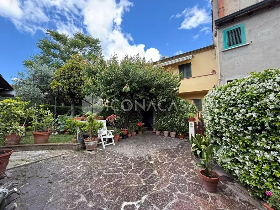 Immagine 34 di Appartamento in vendita  a Bientina