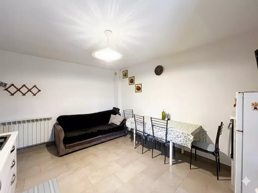 Immagine 5 di Appartamento in vendita  a Pontedera
