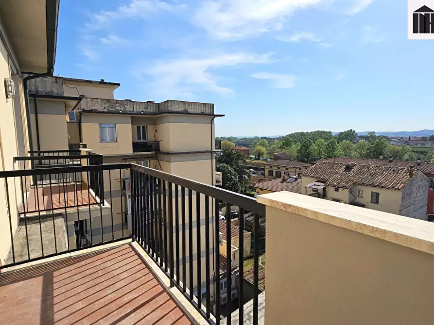 Immagine 11 di Appartamento in vendita  a Santa Croce Sull'arno