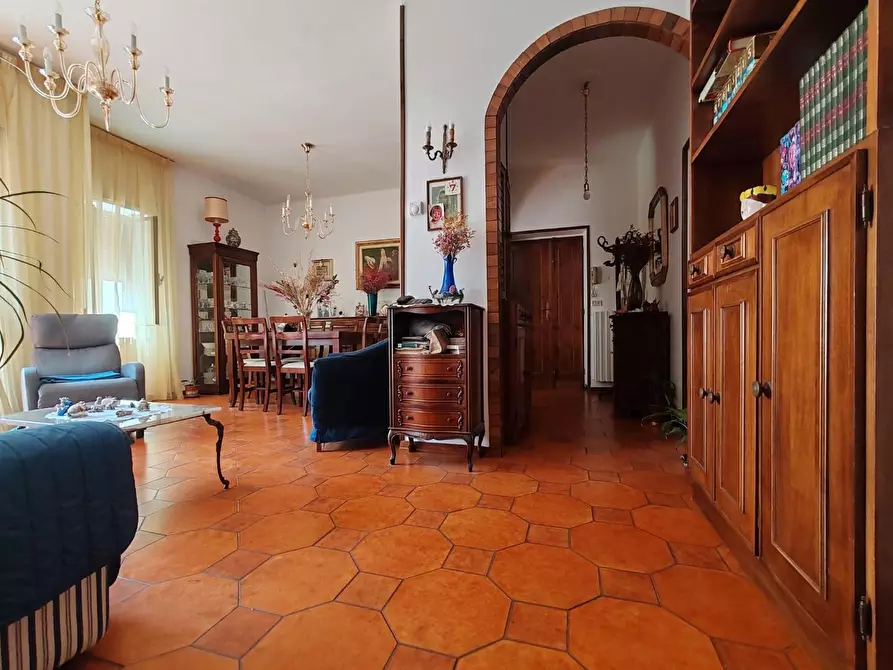 Immagine 6 di Appartamento in vendita  a Massa