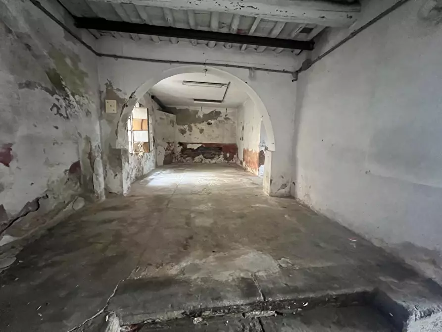 Immagine 3 di Magazzino in vendita  a Montelupo Fiorentino