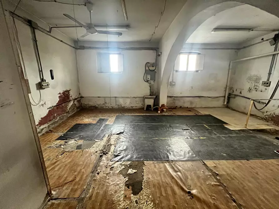 Immagine 5 di Magazzino in vendita  a Montelupo Fiorentino