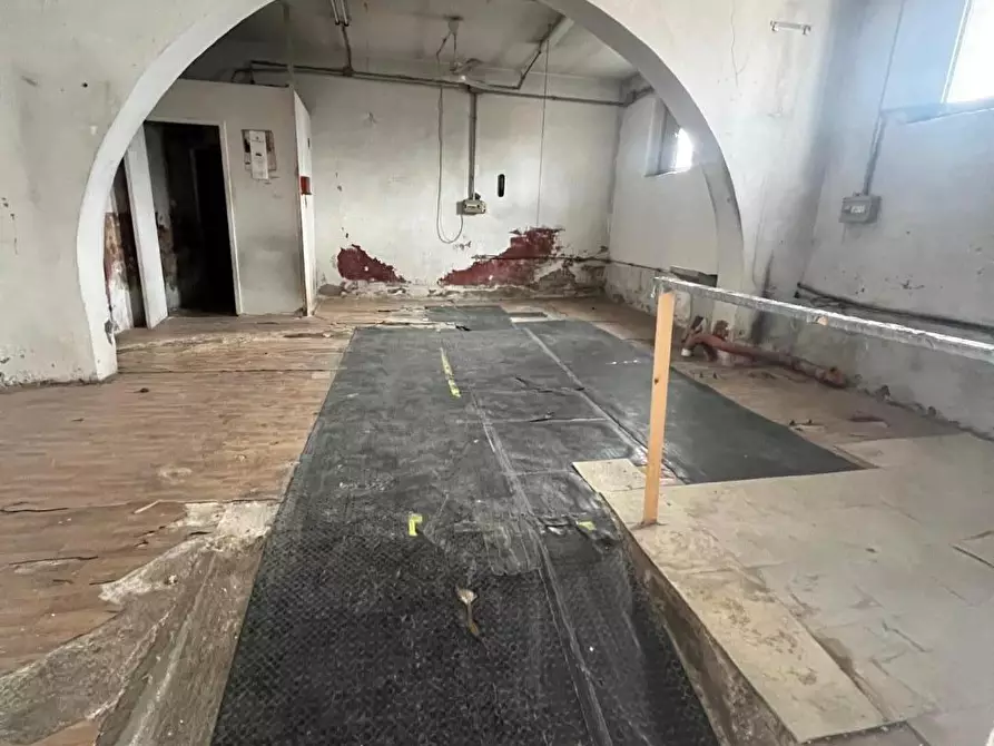 Immagine 2 di Magazzino in vendita  a Montelupo Fiorentino