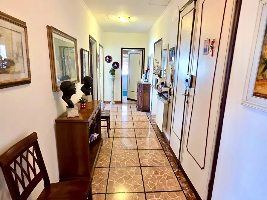 Immagine 1 di Appartamento in vendita  a Viareggio