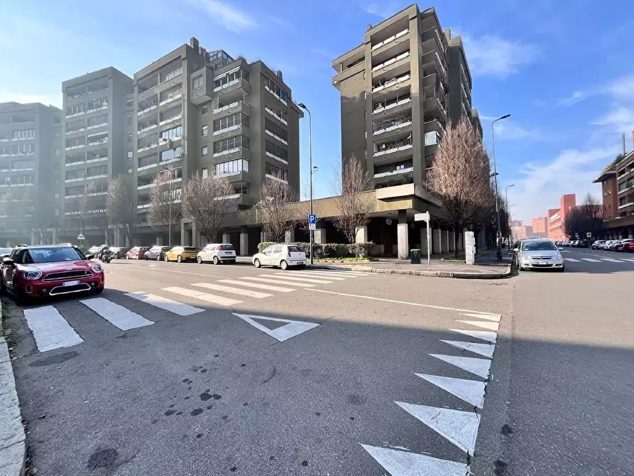 Immagine 1 di Negozio in vendita  a Milano