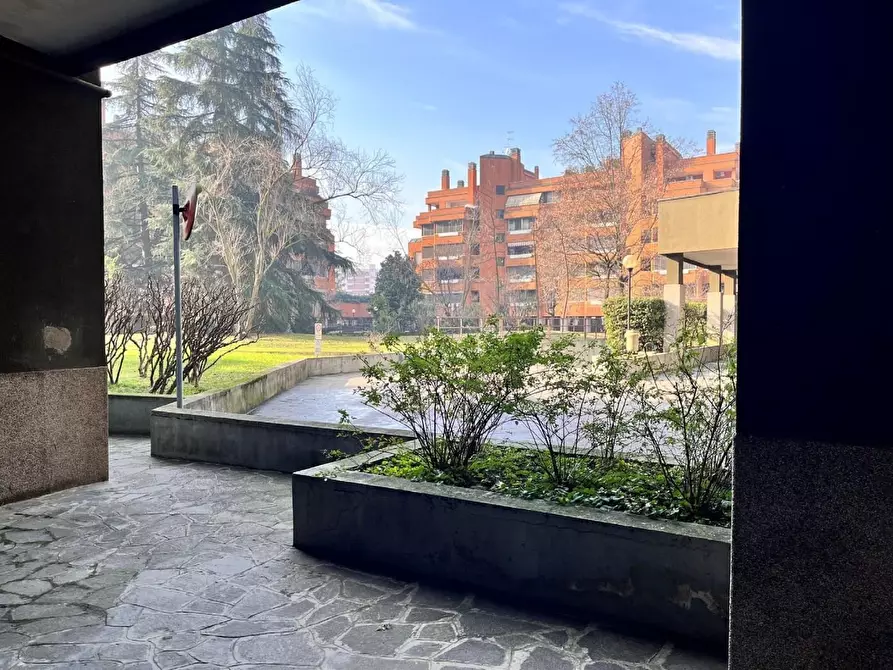 Immagine 12 di Negozio in vendita  a Milano