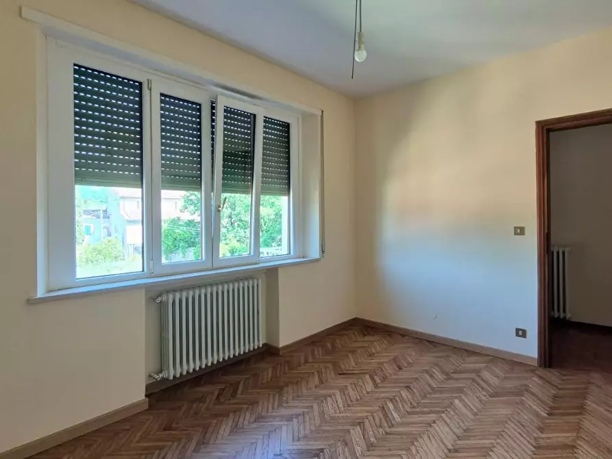 Immagine 16 di Appartamento in vendita  a Lucca