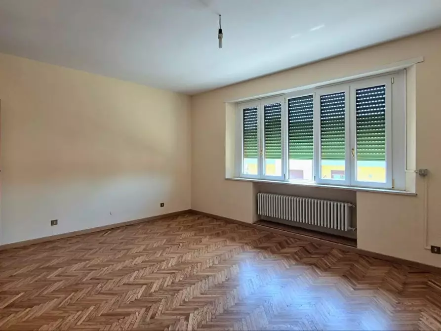 Immagine 9 di Appartamento in vendita  a Lucca