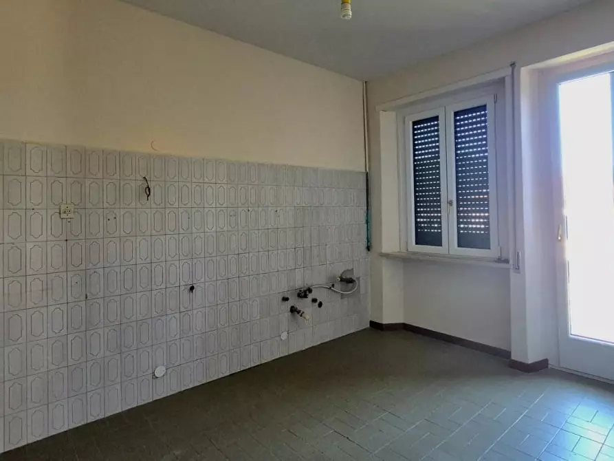Immagine 8 di Appartamento in vendita  a Lucca