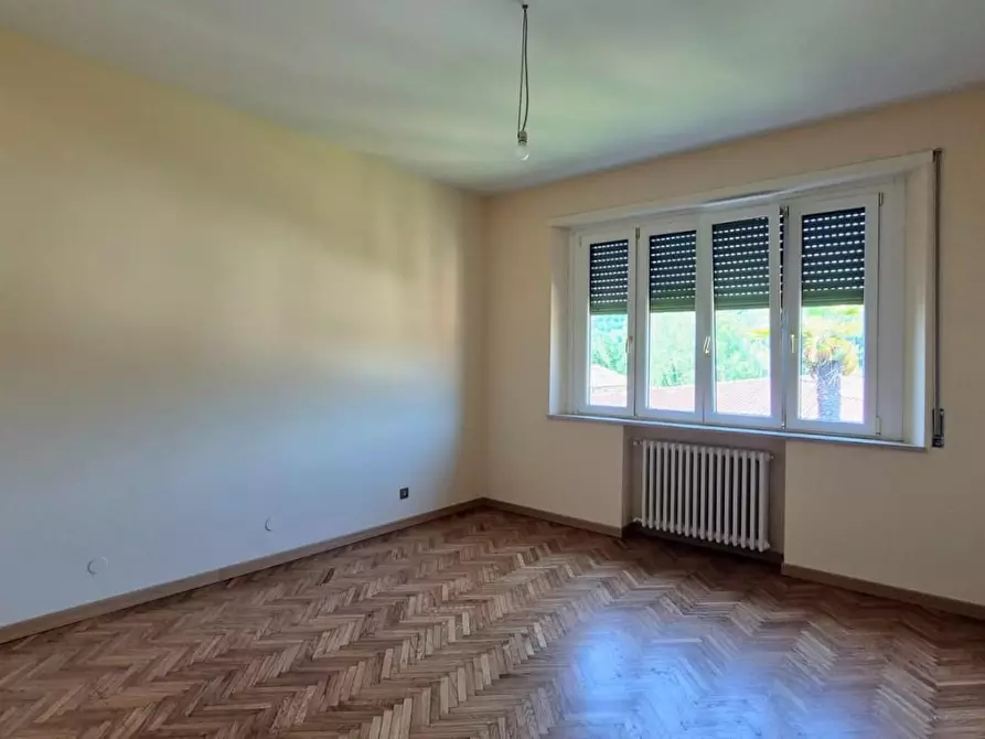 Immagine 13 di Appartamento in vendita  a Lucca