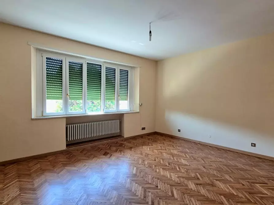 Immagine 10 di Appartamento in vendita  a Lucca