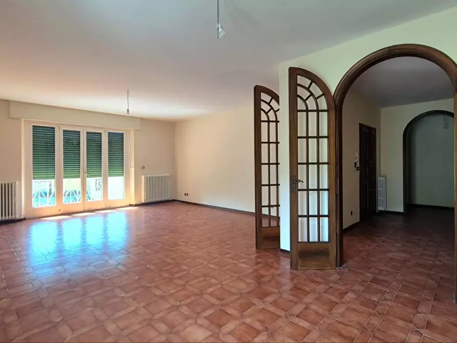 Immagine 1 di Appartamento in vendita  a Lucca