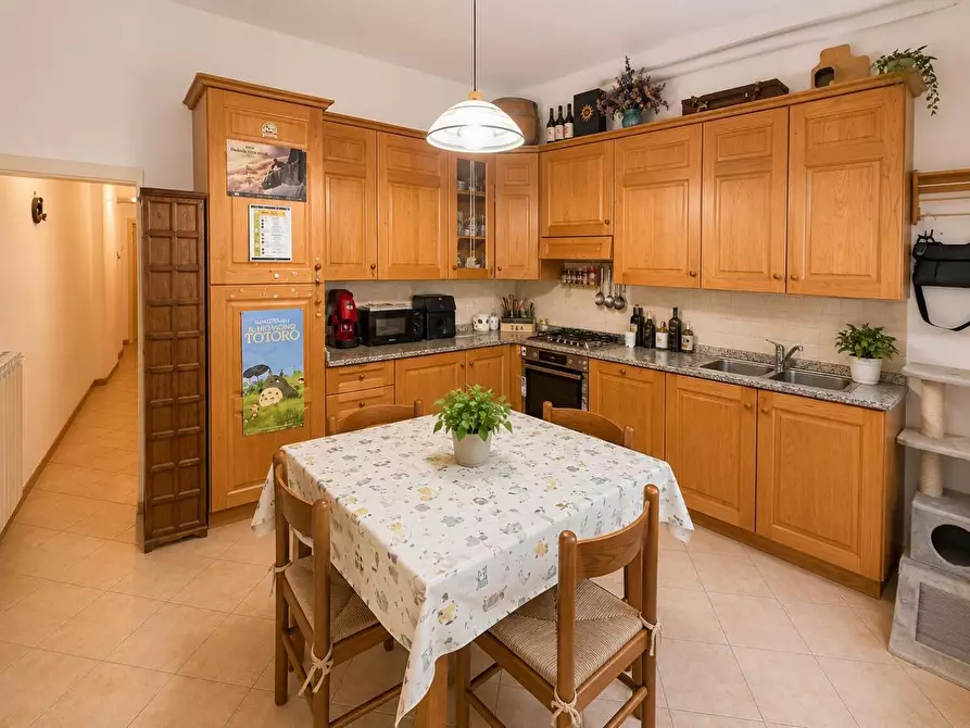 Immagine 1 di Appartamento in vendita  a Siena