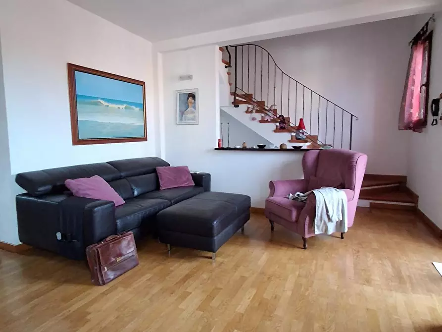 Immagine 8 di Casa bifamiliare in vendita  a Livorno