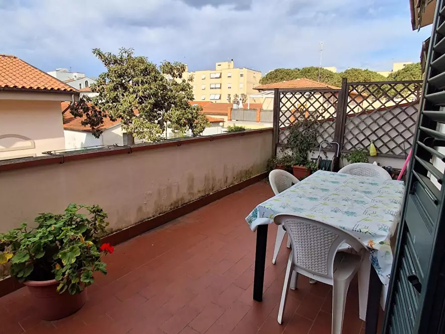 Immagine 3 di Casa bifamiliare in vendita  a Livorno