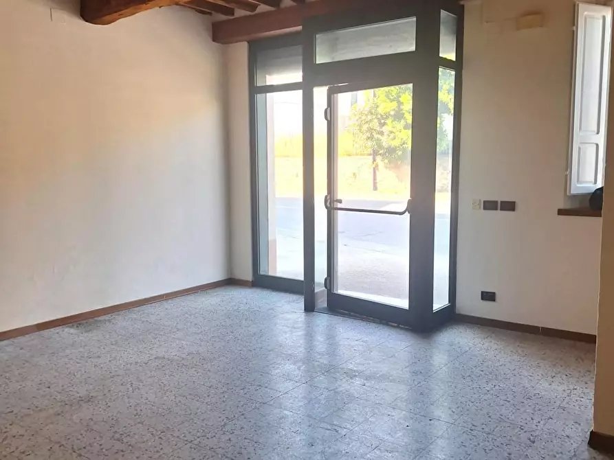 Immagine 3 di Capannone industriale in affitto  a Porcari