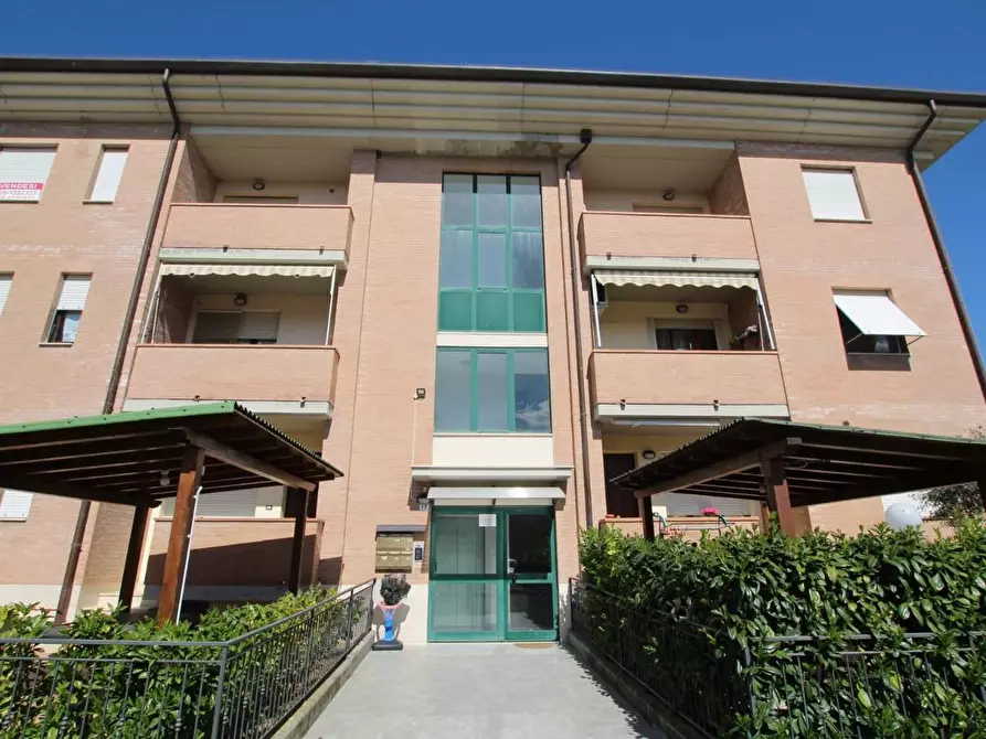 Immagine 1 di Appartamento in vendita  a Siena